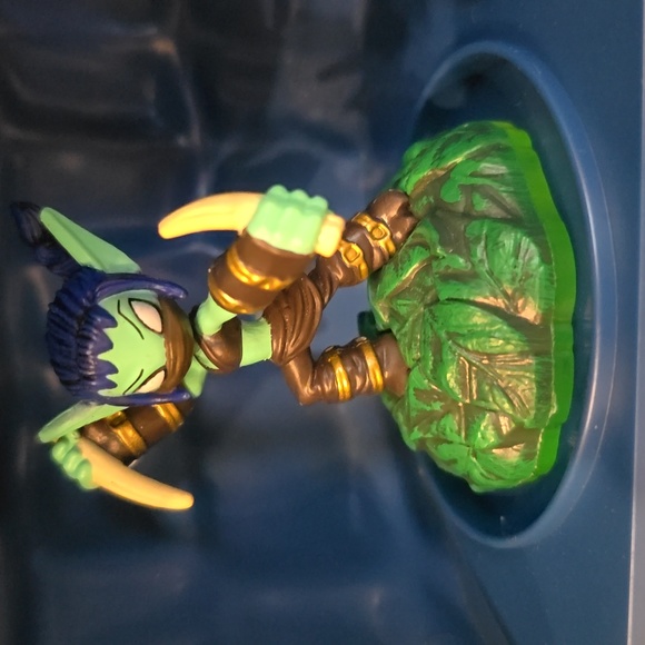 SKYLANDERS Spyros Adventure Castle  & 7 Skylanders includes 3DS Portal of Power - Picture 6 of 16